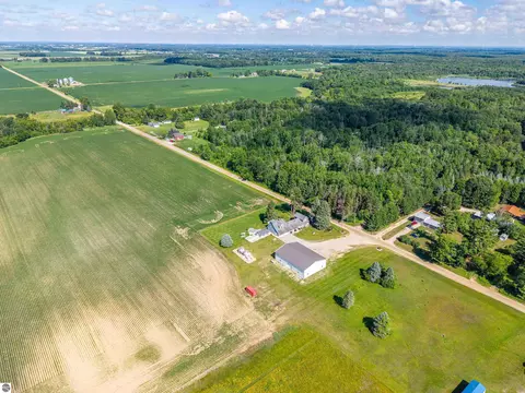 View/Area - 9644 E Deerfield Rd, Shepherd, MI 48883 photo 6 of 13