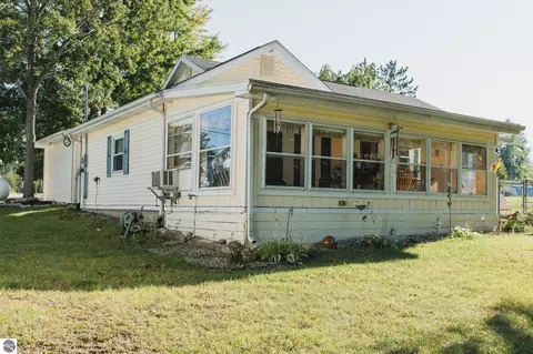 Exterior - 1041 Radov Rd, Gladwin, MI 48624 photo 4 of 19