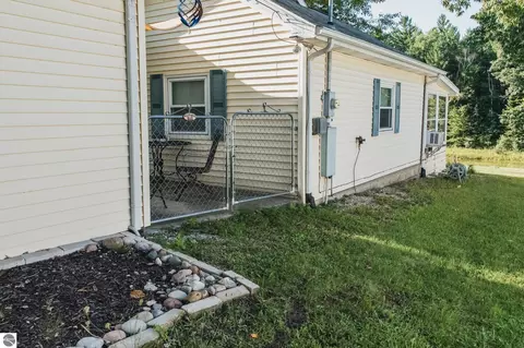 Exterior - 1041 Radov Rd, Gladwin, MI 48624 photo 6 of 19