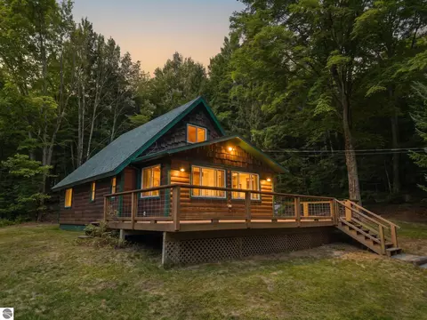 4682 Valley Rd, Bellaire, MI 49615