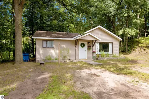 2465 Chandler Rd, Traverse City, MI 49696