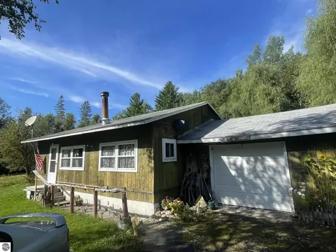 6610 F-30, Glennie, MI 48737