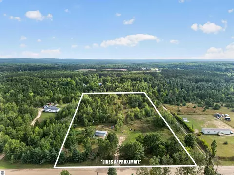 6207 Gonyer Rd SW, Fife Lake, MI 49633