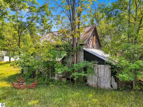 10090 S Cedar, Cedar, MI 49621 photo 9