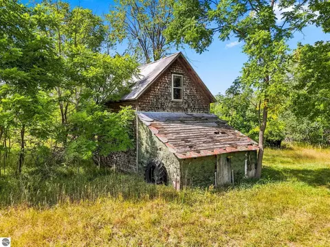 10090 S Cedar, Cedar, MI 49621 photo 8