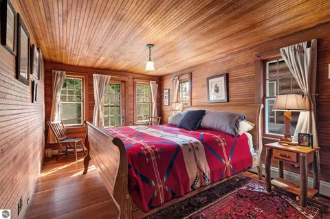 Bedroom - 3182 Twin Pine Rd, Grayling, MI 49738 photo 3 of 7