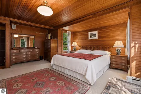 Bedroom - 3182 Twin Pine Rd, Grayling, MI 49738 photo 2 of 7