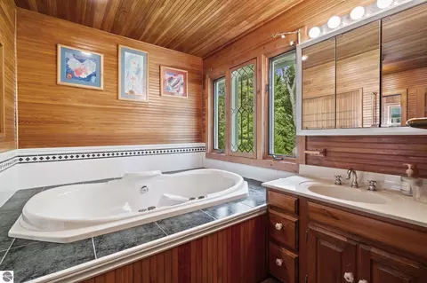 Bath - 3182 Twin Pine Rd, Grayling, MI 49738 photo 2 of 7