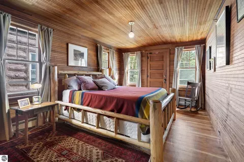 Bedroom - 3182 Twin Pine Rd, Grayling, MI 49738 photo 7 of 7