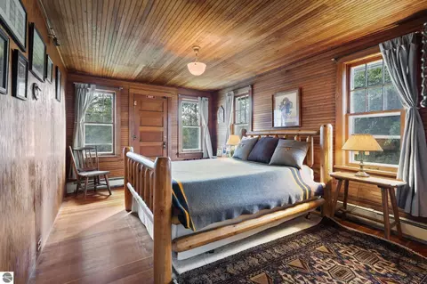 Bedroom - 3182 Twin Pine Rd, Grayling, MI 49738 photo 5 of 7