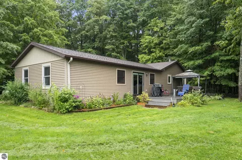 5275 Pierce Rd, Kingsley, MI 49649