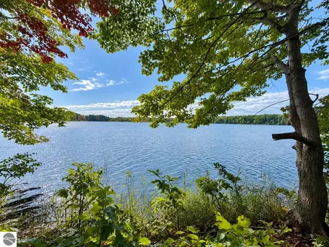 tbd Fox Lake Dr, Beaver Island, MI 49782