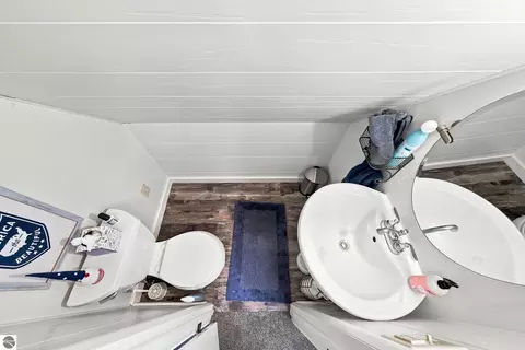 Bath - 7181 E 12 Rd, Manton, MI 49633 photo 1 of 3