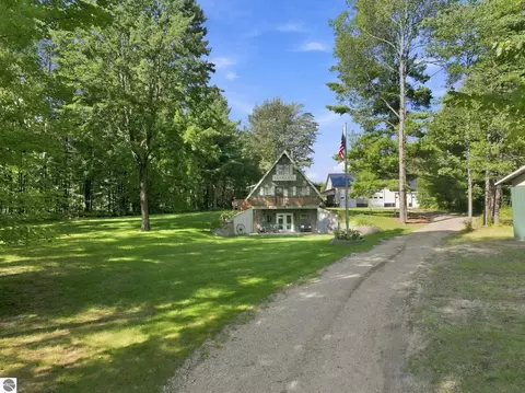 Exterior - 7181 E 12 Rd, Manton, MI 49633 photo 6 of 17