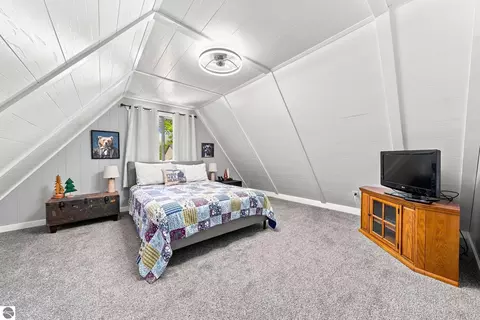 Bedroom - 7181 E 12 Rd, Manton, MI 49633 photo 7 of 9