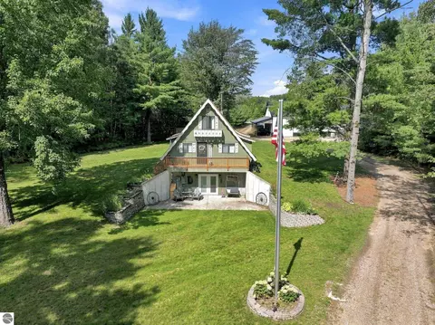 Exterior - 7181 E 12 Rd, Manton, MI 49633 photo 2 of 17