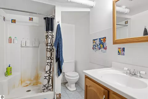 Bath - 1922 E Darga Rd, Cedar, MI 49621 photo 2 of 2