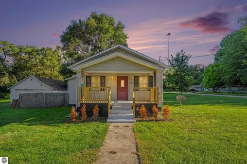 502 E Hazel St, Saint Louis, MI 48880