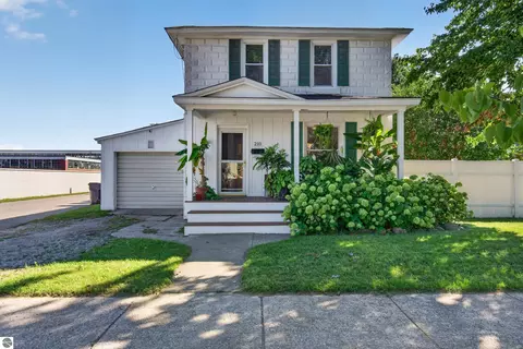 210 E Twelfth St, Traverse City, MI 49684