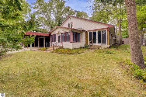 125 S Cedar St, Traverse City, MI 49684