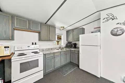 Kitchen - 4645 S 23 Rd, Boon, MI 49618 photo 3 of 4