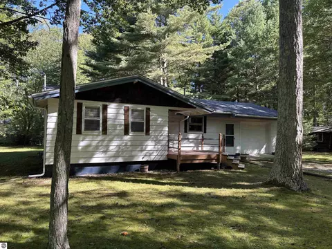 2479 Valley, East Tawas, MI 48730