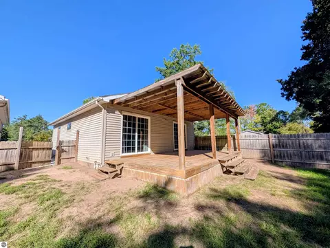 Exterior - 903 W Deer Rd, Gladwin, MI 48624 photo 6 of 11
