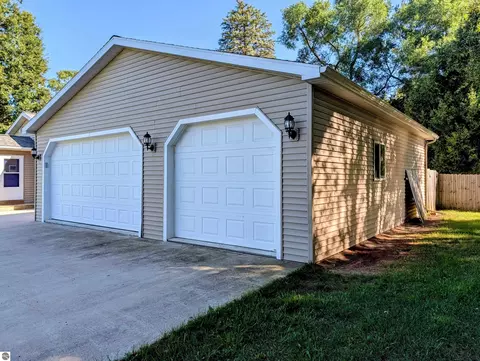 Other - 903 W Deer Rd, Gladwin, MI 48624 photo 3 of 9