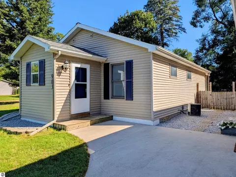 Other - 903 W Deer Rd, Gladwin, MI 48624 photo 1 of 9