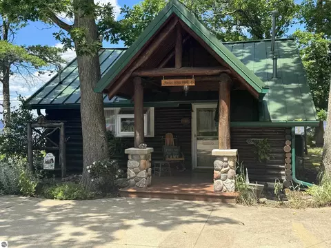 327 Sherwood Dr # A, Prudenville, MI 48651