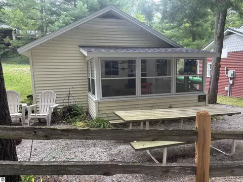 2315 Barbeau Dr, Traverse City, MI 49696