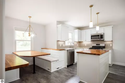 887 Washington St, Traverse City, MI 49686