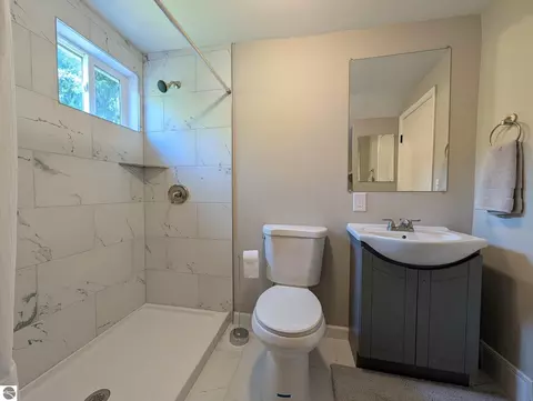 Bath - 420 N Maple St, Ithaca, MI 48847 photo 4 of 4