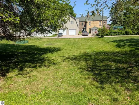 Exterior - 420 N Maple St, Ithaca, MI 48847 photo 2 of 2