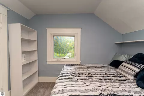 Bedroom - 1015 E 1015 12 E High St, Mount Pleasant, MI 48858 photo 2 of 12