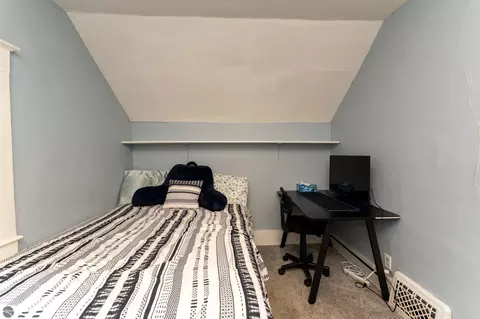 Bedroom - 1015 E 1015 12 E High St, Mount Pleasant, MI 48858 photo 3 of 12