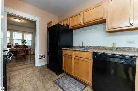 Kitchen - 1015 E 1015 12 E High St, Mount Pleasant, MI 48858 photo 2 of 7