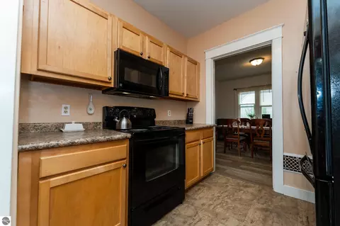 Kitchen - 1015 E 1015 12 E High St, Mount Pleasant, MI 48858 photo 4 of 7