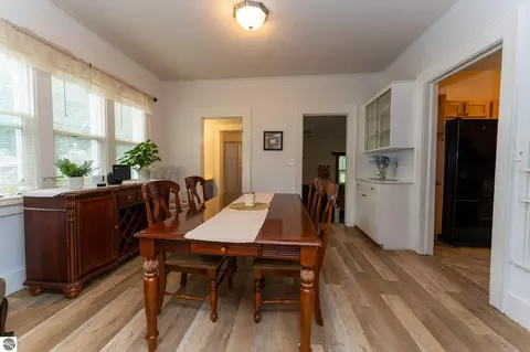 Dining - 1015 E 1015 12 E High St, Mount Pleasant, MI 48858 photo 4 of 5