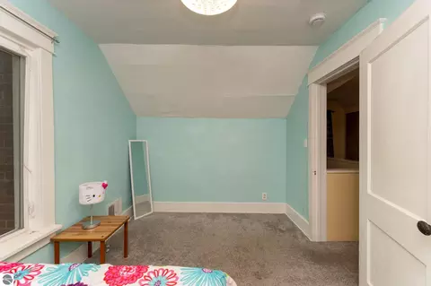 Bedroom - 1015 E 1015 12 E High St, Mount Pleasant, MI 48858 photo 6 of 12