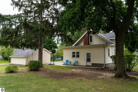 Exterior - 1015 E 1015 12 E High St, Mount Pleasant, MI 48858 photo 3 of 10