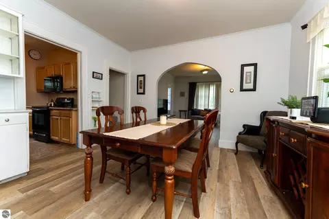 Dining - 1015 E 1015 12 E High St, Mount Pleasant, MI 48858 photo 3 of 5