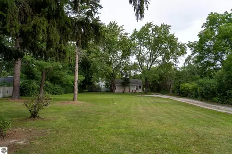 Exterior - 1015 E 1015 12 E High St, Mount Pleasant, MI 48858 photo 10 of 10