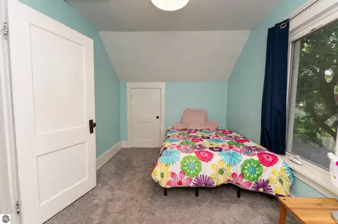 Bedroom - 1015 E 1015 12 E High St, Mount Pleasant, MI 48858 photo 7 of 12