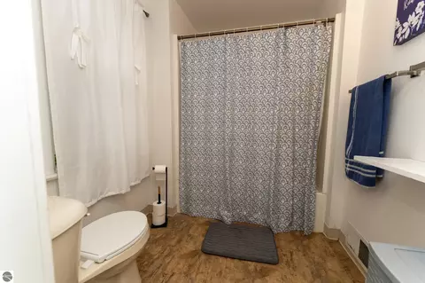 Bath - 1015 E 1015 12 E High St, Mount Pleasant, MI 48858 photo 3 of 6