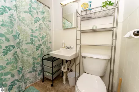 Bath - 1015 E 1015 12 E High St, Mount Pleasant, MI 48858 photo 6 of 6
