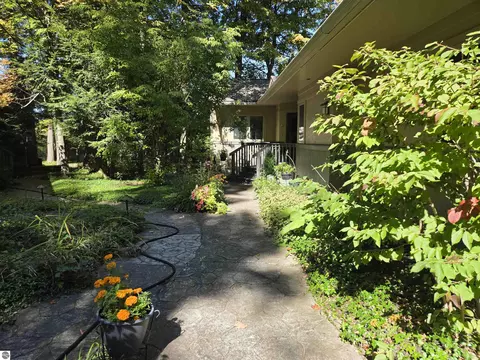 12055 S Woodwinds Cir UNIT 20, Traverse City, MI 49684