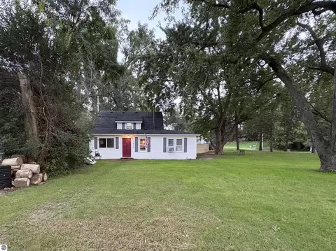 Exterior - 1430 3rd Ave, Howell, MI 48843 photo 2 of 4