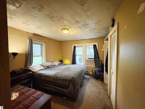 Bedroom - 1430 3rd Ave, Howell, MI 48843 photo 2 of 3