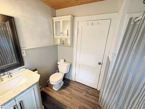 Bath - 1430 3rd Ave, Howell, MI 48843 photo 2 of 2